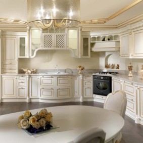 idee di design da cucina a soffitto