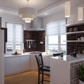 cucina con design a due finestre