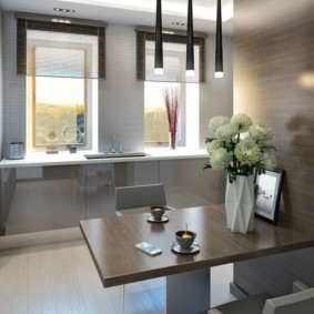 cucina con due idee di design per finestre