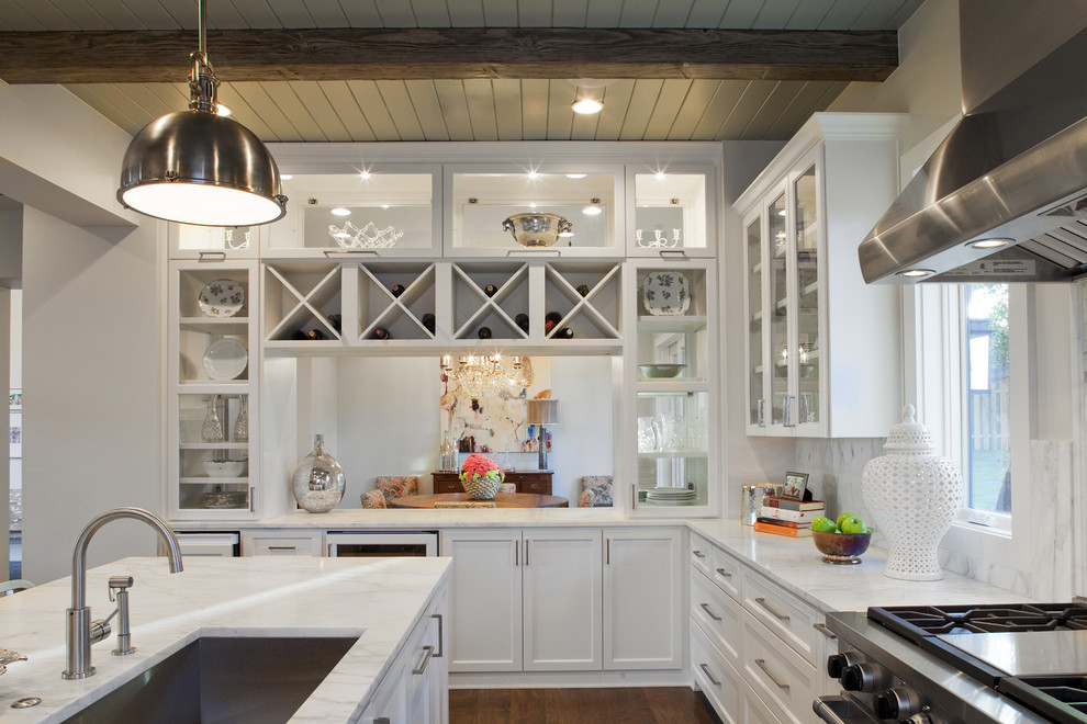 cucina in una casa di legno