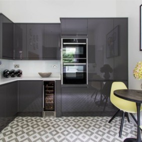 piccola cucina con idee di design per tavolo da cucina