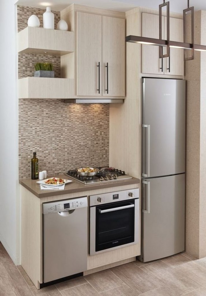 Kitchenette linéaire avec réfrigérateur à deux compartiments