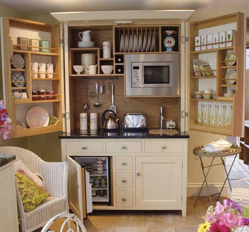 Kitchenette avec électroménagers intégrés