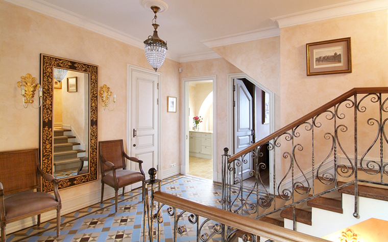 ceiling chandelier in the hallway photo design