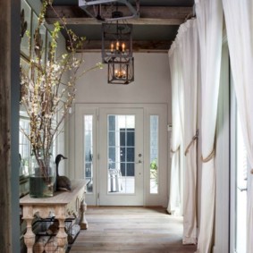 ceiling chandelier in the hallway interior ideas