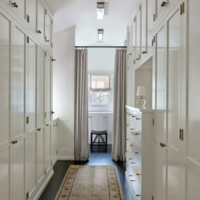 ceiling chandelier in the hallway photo decor