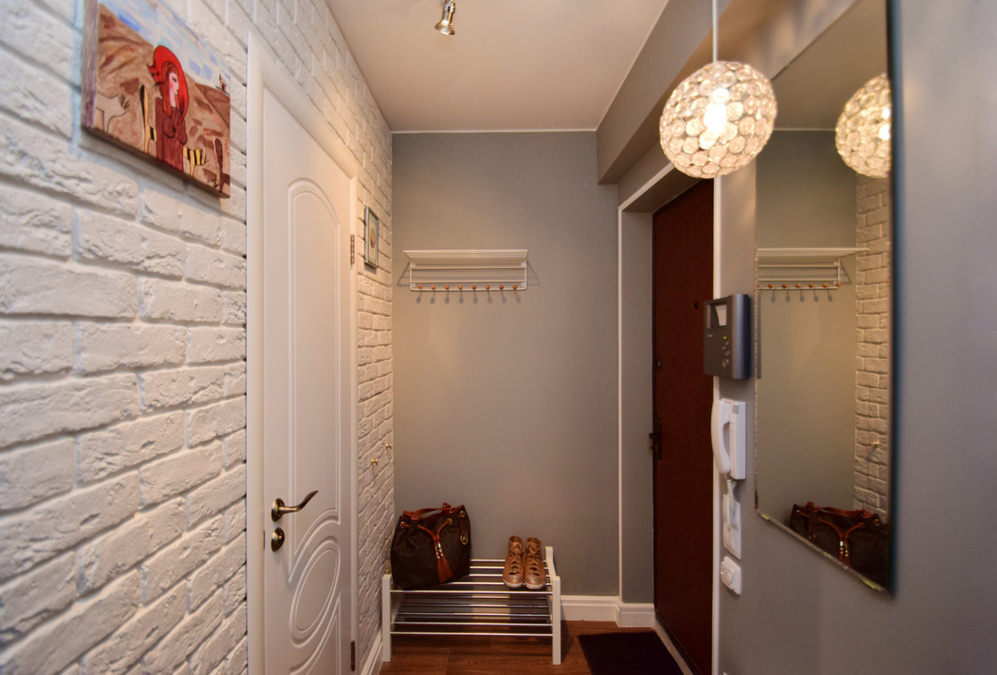 couloir dans un appartement de maison de panneau