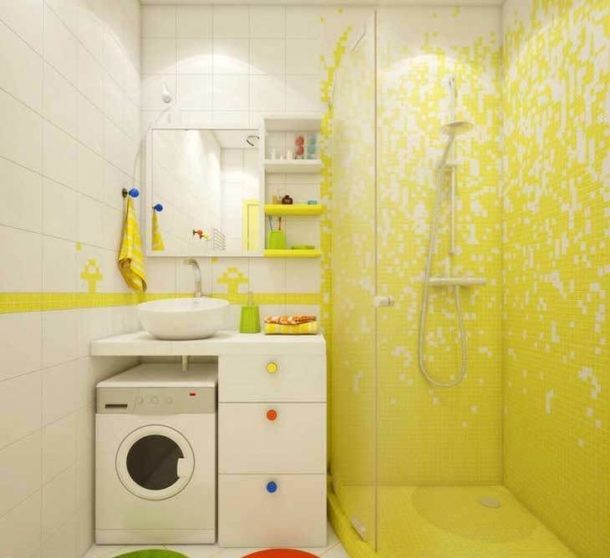 salle de bain séparée avec douche