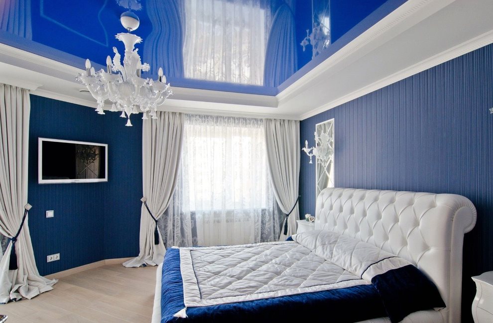 Plafond tendu bleu