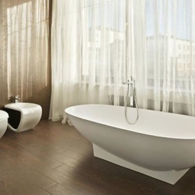 foto di design del bagno combinato