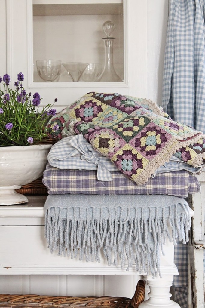 Textile naturel dans un intérieur de style provençal