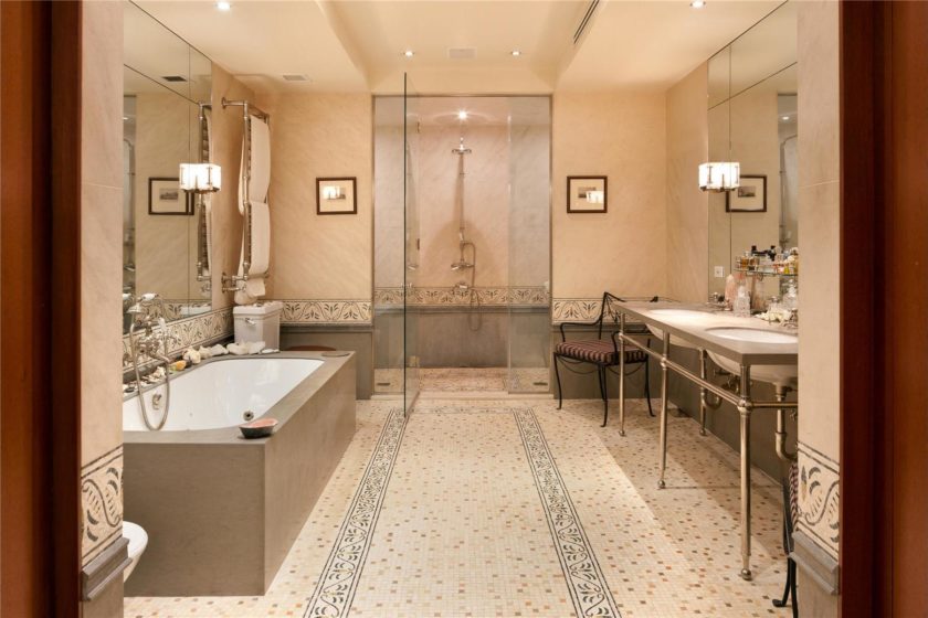 salle de bain avec des meubles photo design premium