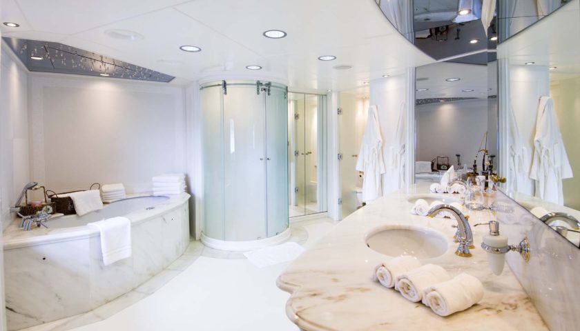 salle de bain avec décoration photo de première qualité