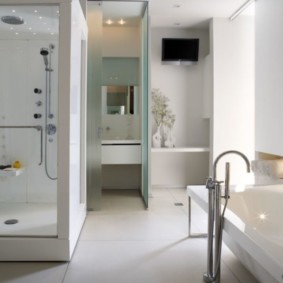 bagno con idee di arredamento di alta qualità