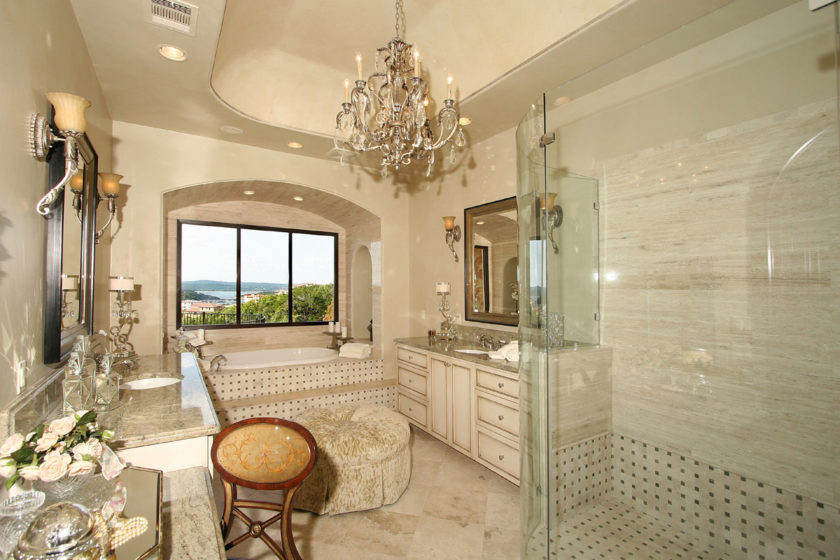 salle de bain avec des meubles photo d'intérieur premium