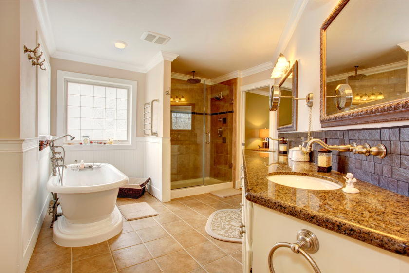 salle de bain avec des idées de design de meubles haut de gamme