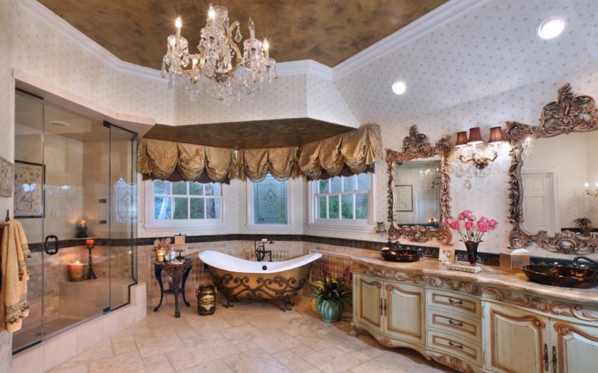 salle de bain avec des idées de design de meubles haut de gamme