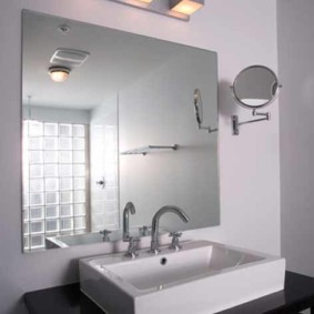 miroir de salle de bain photo