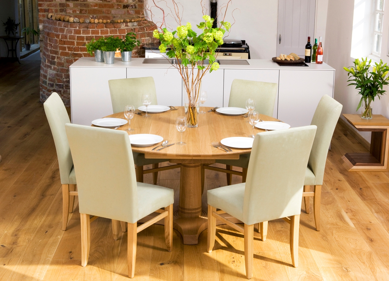 table en bois sur une jambe pour la cuisine