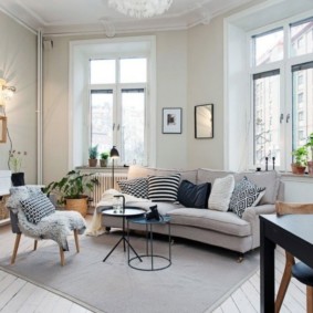 Style scandinave à l'intérieur du salon