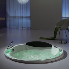 Round acrylic bathtub na may hydromassage