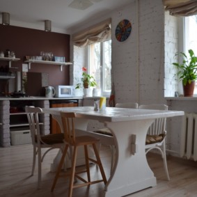 Table de cuisine blanche