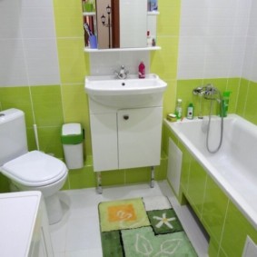 Tile design in white and light green