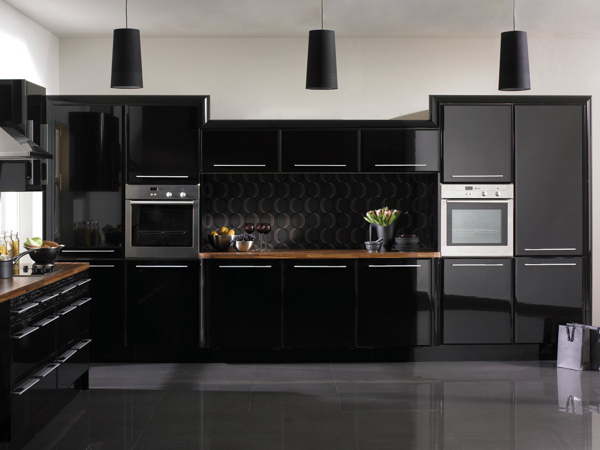 idee di design cucina pavimento scuro