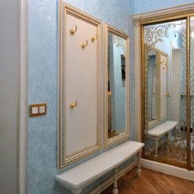 wall mirror in the hallway ideas