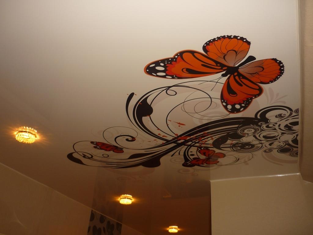 plafond tendu dans le couloir