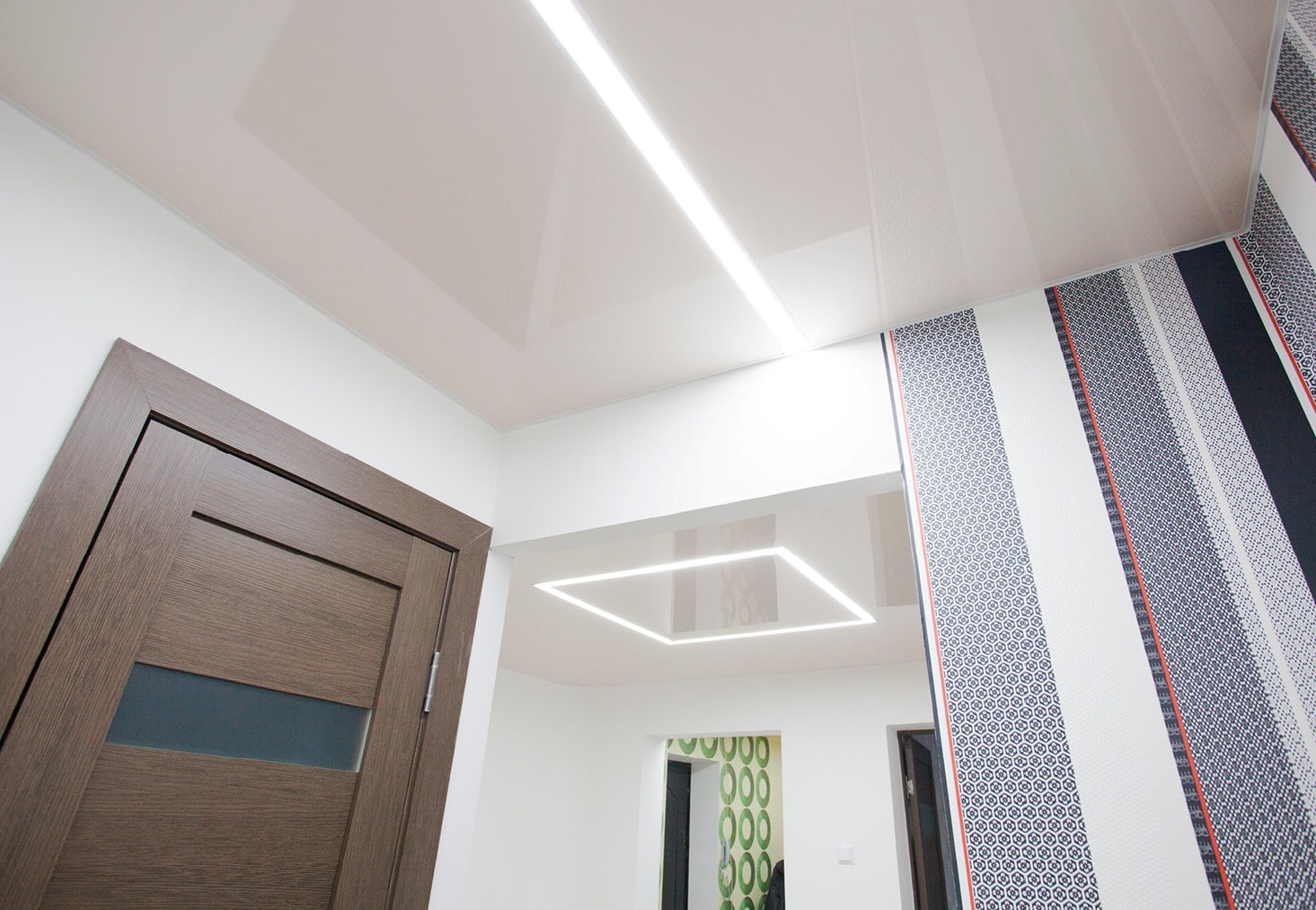 plafond tendu dans le couloir