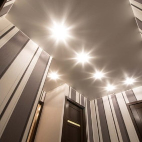 plafond tendu dans le hall