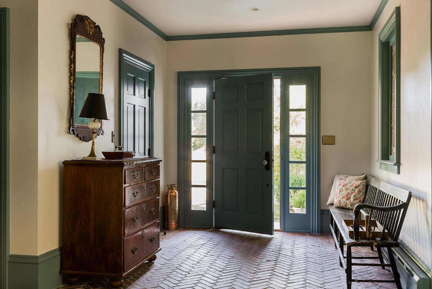 entrance hall in classical style contrast