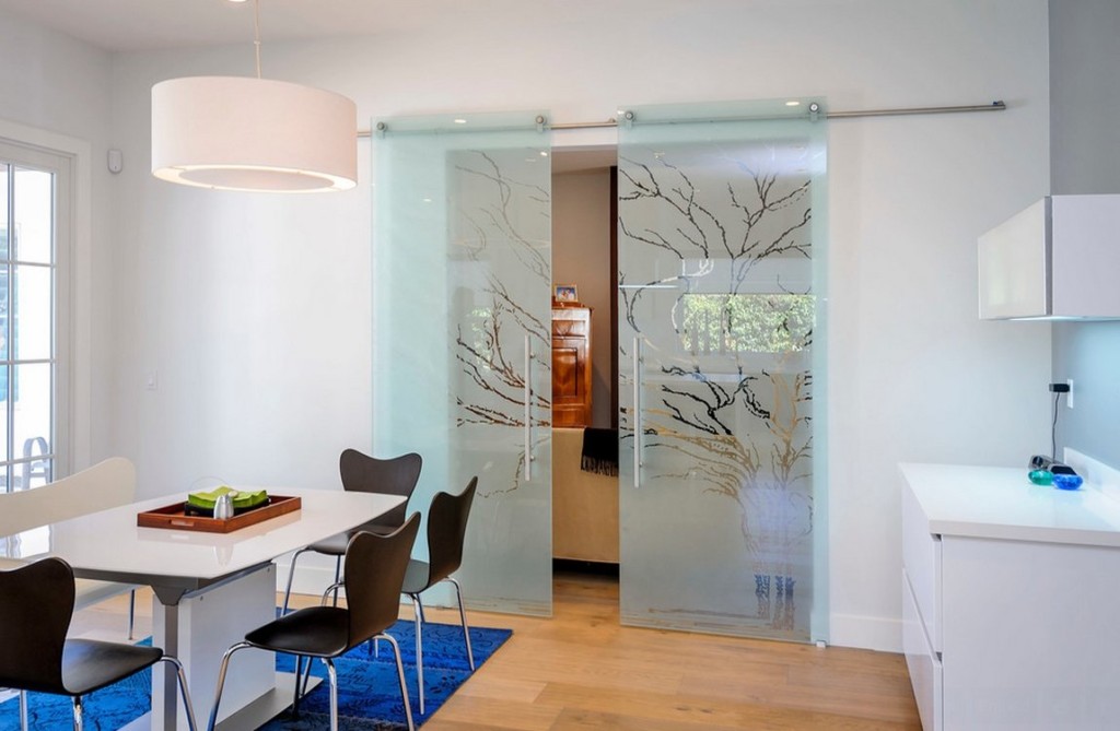 Floral design on glass sliding doors