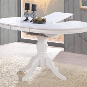 table sur une jambe pour les types de photos de cuisine