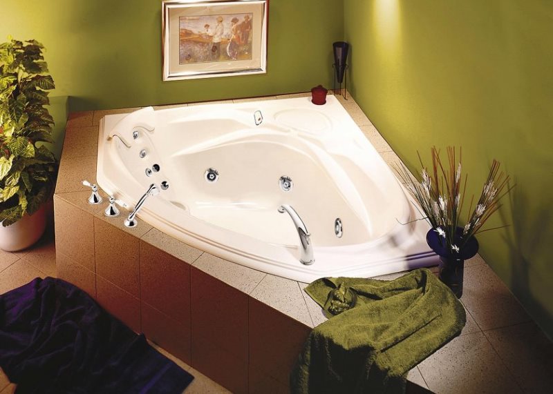 Corner acrylic bathtub with hydromassage