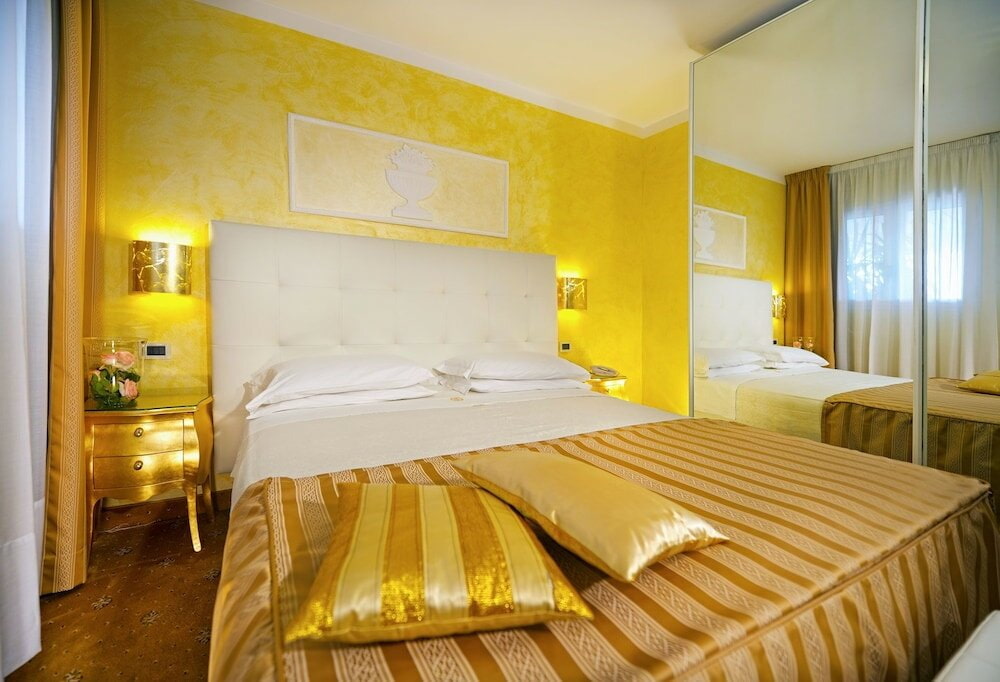 photo de chambre jaune