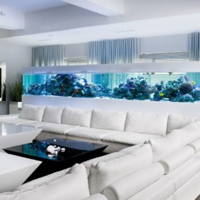 aquarium dans le décor de l'appartement