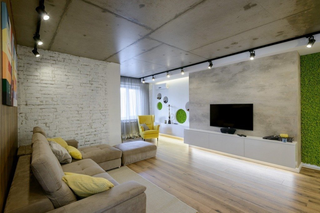 plafond en béton dans le salon