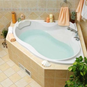 Carrelage dans une baignoire en fonte