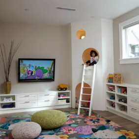 Cabane dans le coin de la chambre des enfants