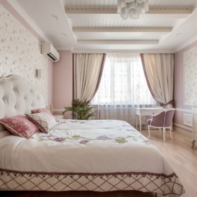 Plafond en bois de chambre rustique