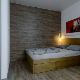 laminato sul muro nelle idee idee camera da letto