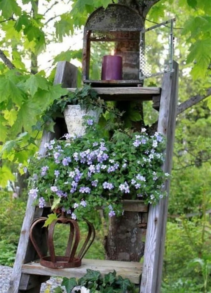 Pots de fleurs dans les escaliers