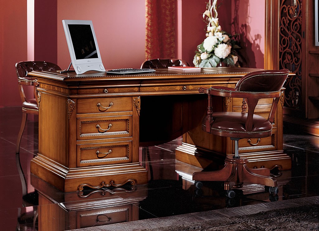 Bureau cher en bois précieux