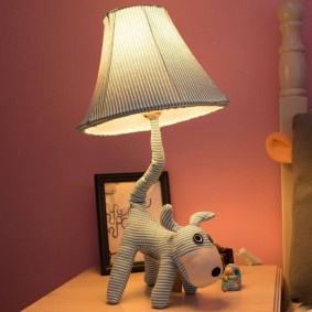 Lampe de table en forme de peluche