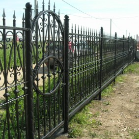 Clôture de banlieue forgée