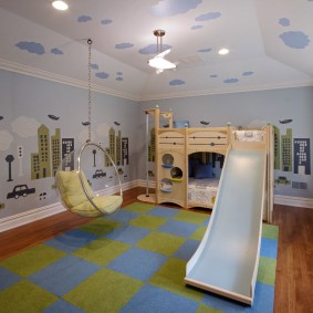 Salle de jeux pour enfants dans une maison de campagne.