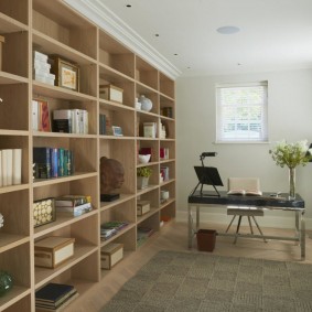 Racks pour ranger des livres au bureau