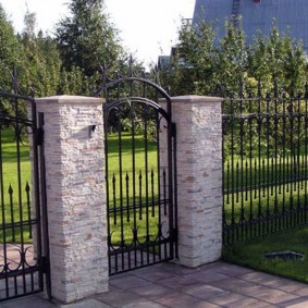 Neat gate at the entrance of a suburban area